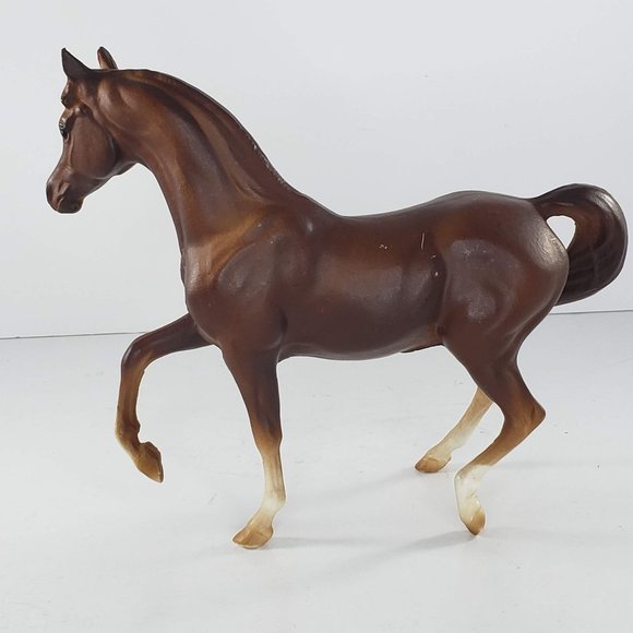 Breyer Horse Classic Arabian Mare Chestnut #3055 Chalky? - Picture 3 of 11